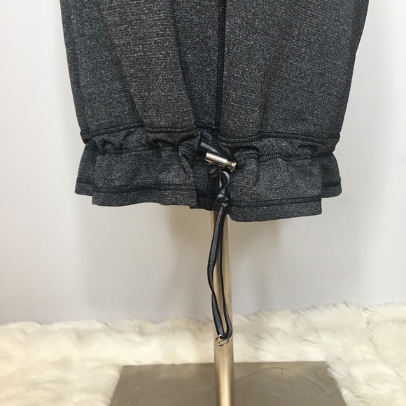 lululemon athletica Black & Gray Tame Me Tank - Picture 7 of 7